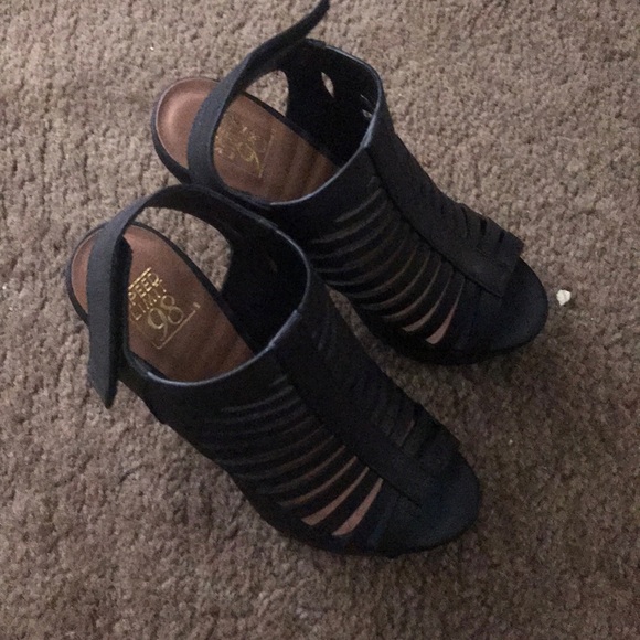 Platforms - Picture 4 of 4